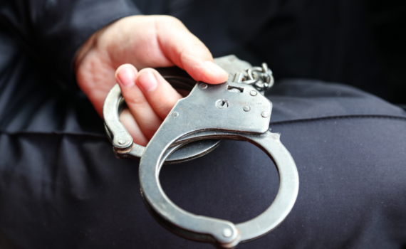 Ограбление ювелирного салона в Нижнем Новгороде: похищены золотые цепочки на 1,4 миллиона рублей Ограбление ювелирного салона в Нижнем Новгороде: похищены золотые цепочки на 1,4 миллиона рублей