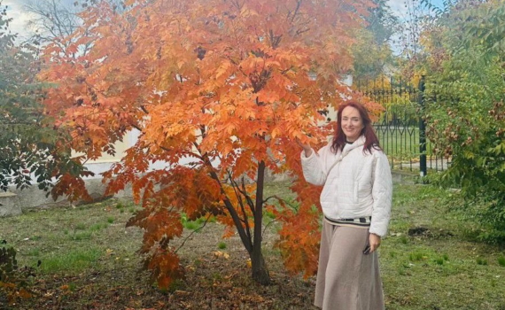 Модные тренды зимы 2025–2026: женственность через фактуру, длину и приглушенный блеск Модные тренды зимы 2025–2026: женственность через фактуру, длину и приглушенный блеск